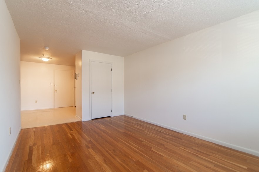 Building Photo - Edgewood Gardens Embassy and Wilder Ridge Apartments