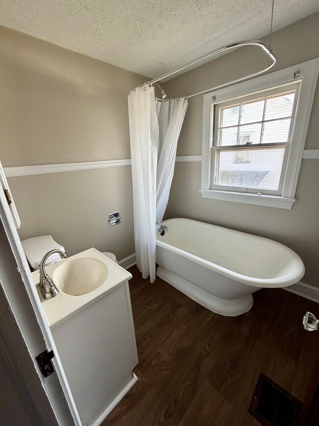 Building Photo - 306-310 Washington