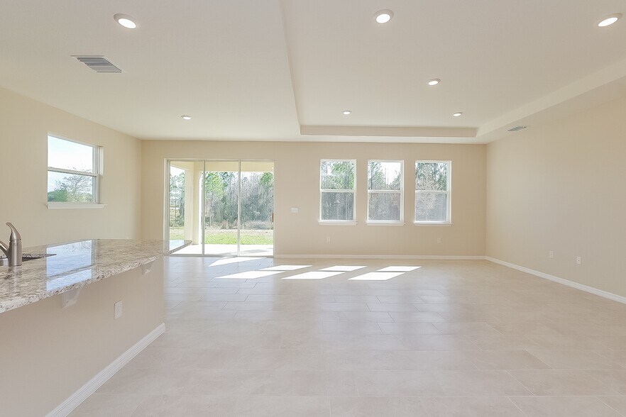 Building Photo - 15506 Sweet Springs Bend