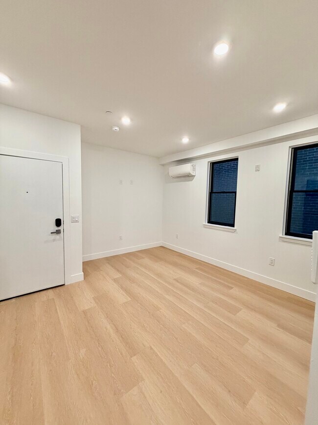 Building Photo - 178 W Seymour St