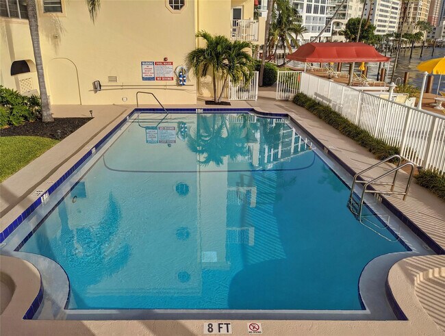 Building Photo - 341 N Birch Rd