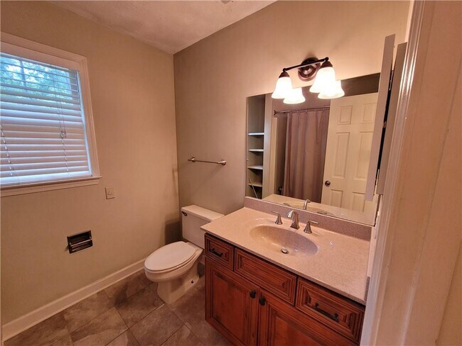 Building Photo - 2800 Davis Rd