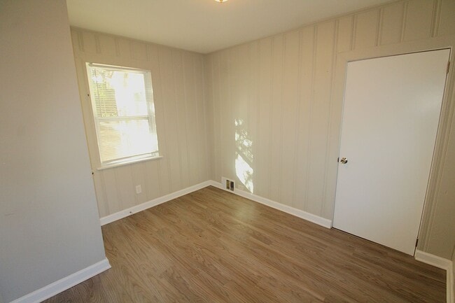 Building Photo - Welcome to Your New Home in Enderly Park!