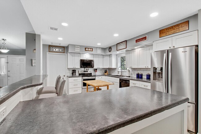 Building Photo - 912 Blueberry Dr