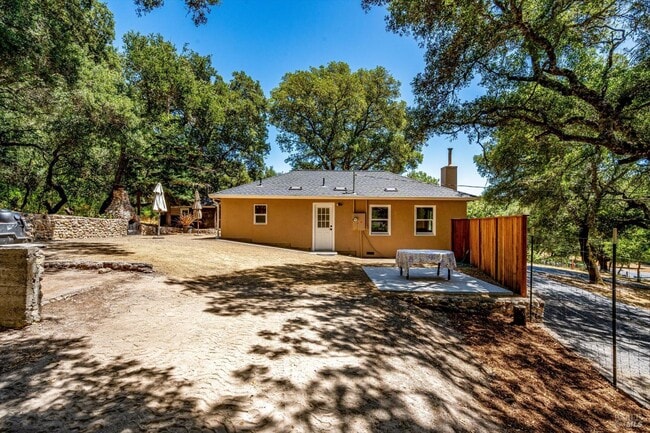 Building Photo - 9342 Chalk Hill Rd