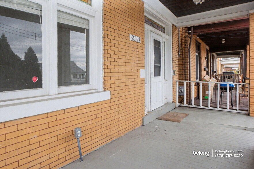 Building Photo - 2309 Valera Ave