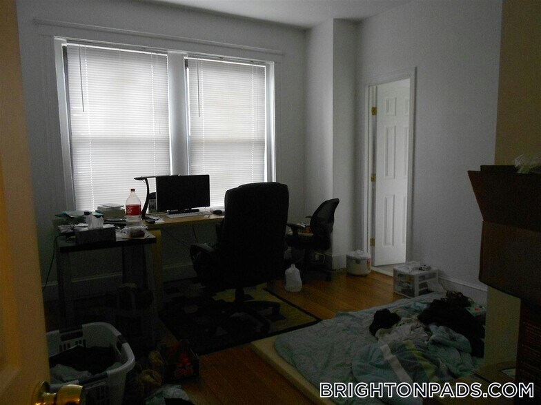 Building Photo - 17 Cummings Rd