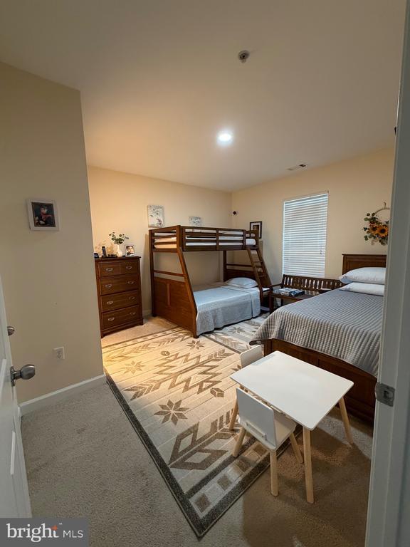 Building Photo - 501 Hungerford Dr