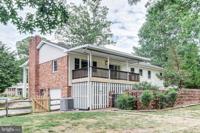 Building Photo - 3809 Great Neck Ct