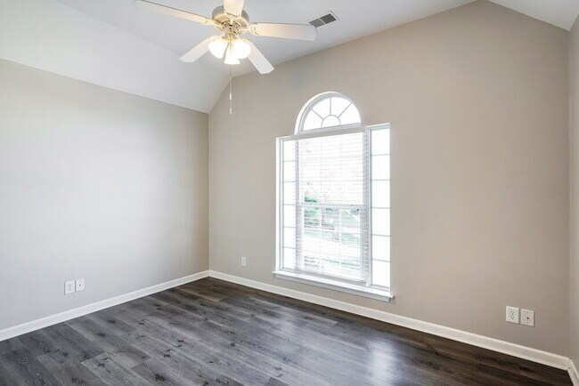 Building Photo - 1304 Saddlehorn