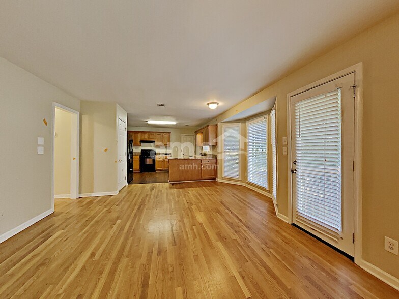 Building Photo - 590 Oxford Crest Ct NW