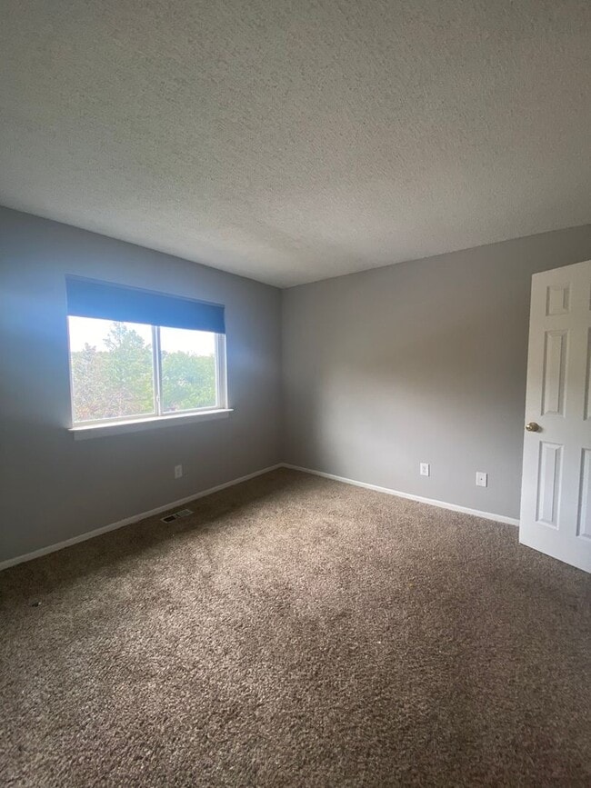 Building Photo - 2030 W Yampa St