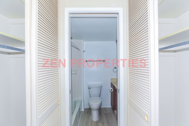 Building Photo - Kapiolani Terrace studio for rent