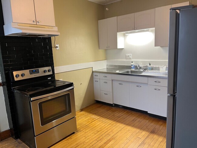 kitchen - 232 Brighton Ave