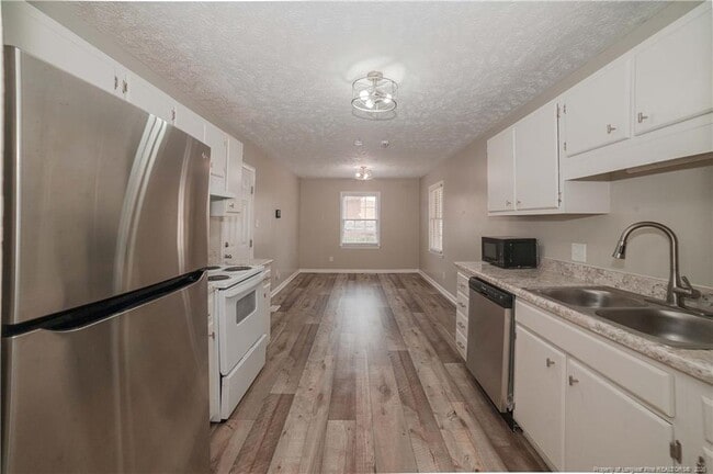 Building Photo - 6615 Grist Mill Rd