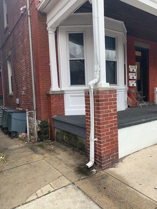 Primary Photo - 409 S Potomac St