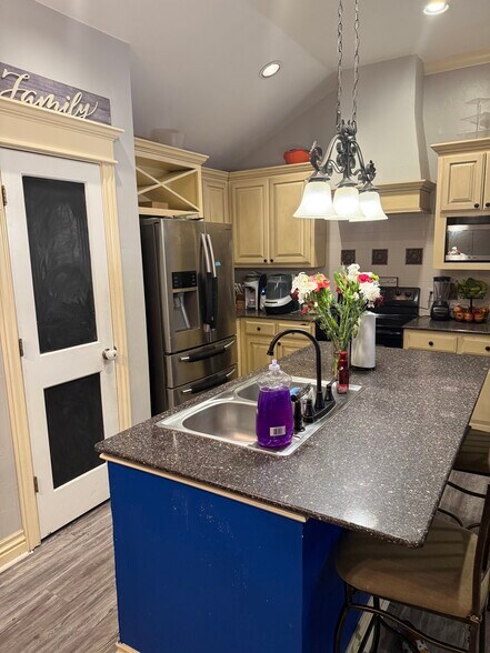 Building Photo - 15805 Prairie Run Dr