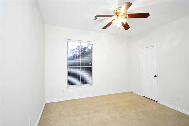 Building Photo - 10 E Artist Grove Cir