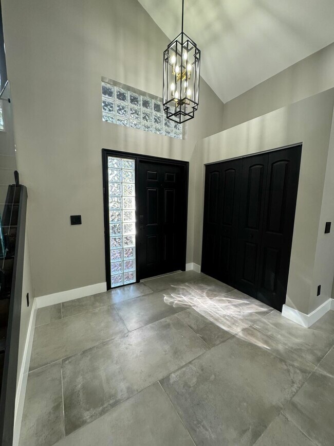 Building Photo - 10366 Buena Ventura Dr