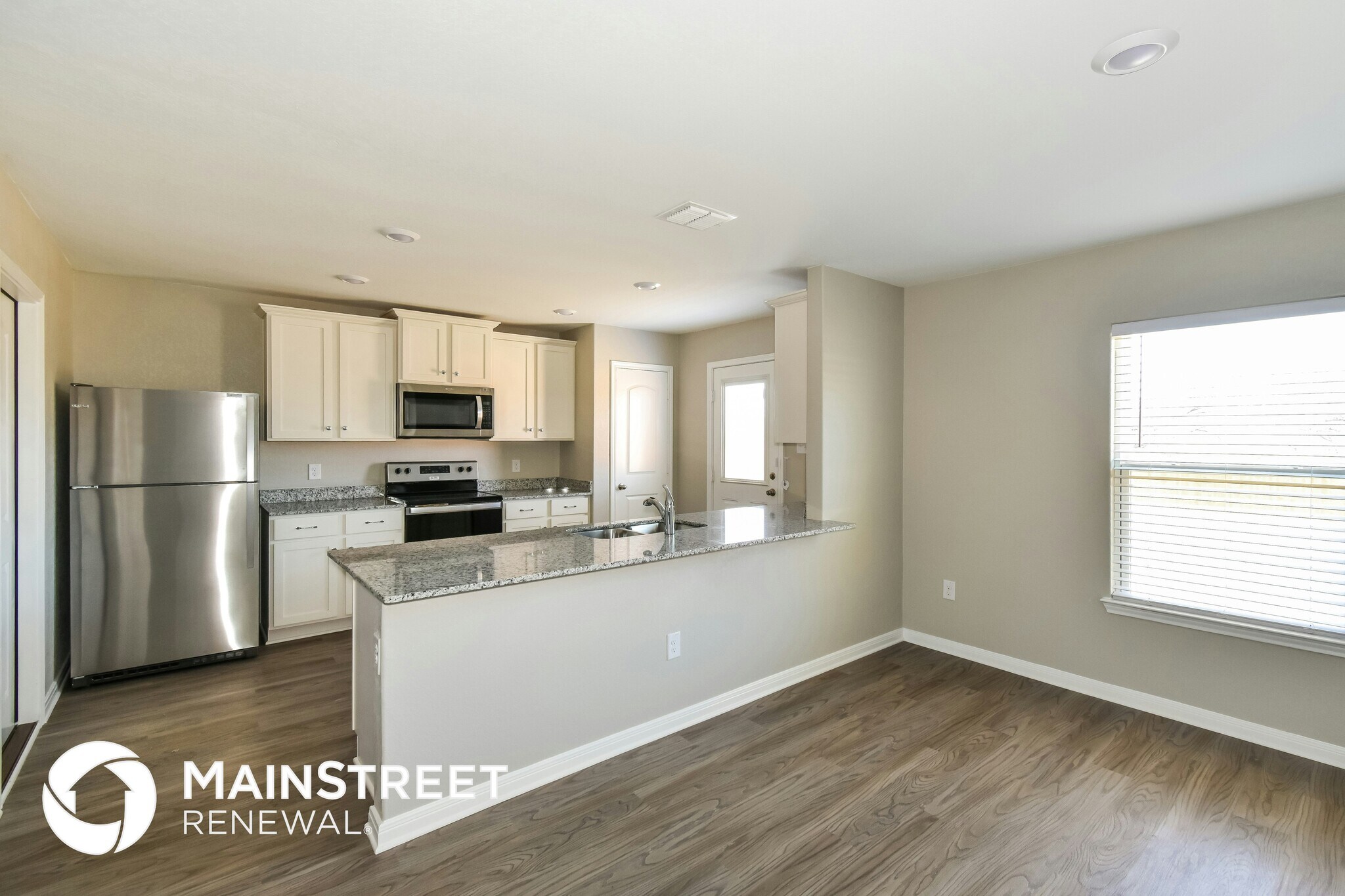 Building Photo - 3223 Begonia Bend