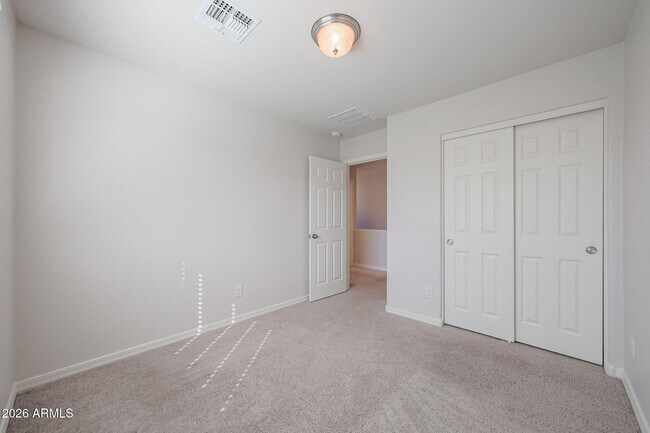 Building Photo - 5458 W Fulton St