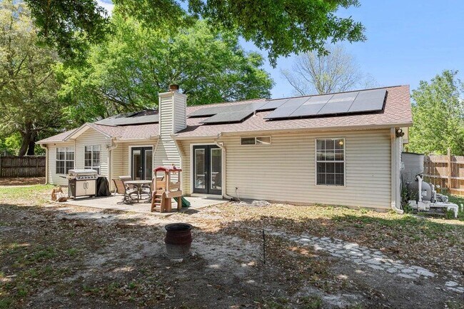 Building Photo - 425 Whirlaway Ct