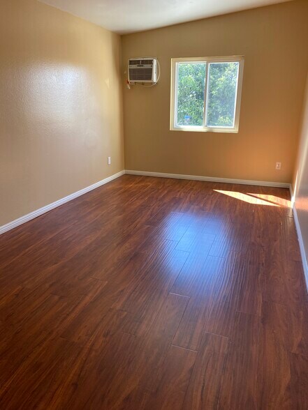 Building Photo - 837 S Gordon St