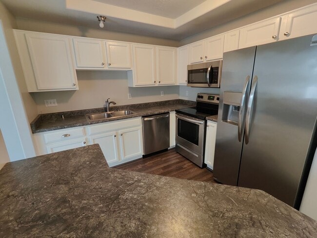 Building Photo - Spectacular 3-Bedroom Draper Townhouse with Garage