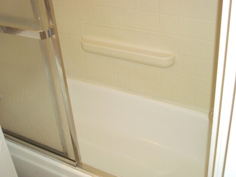 Building Photo - 7211 Cozycroft Ave