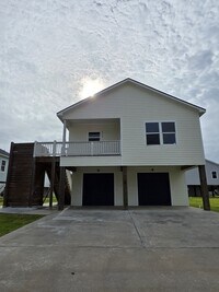 Building Photo - 3/2/2