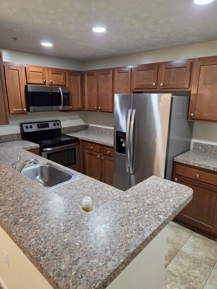 Building Photo - 4604 Deepwood Ct