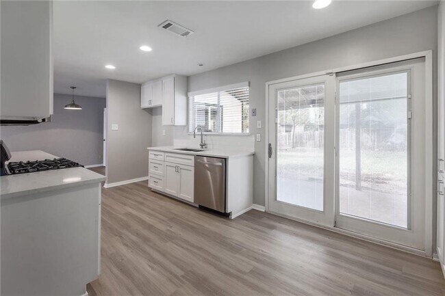 Building Photo - 12012 Cabana Ln