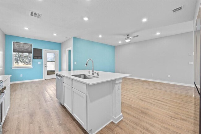 Building Photo - 129 Cupreata Ln