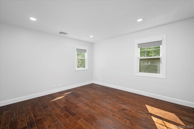 Building Photo - 115 Davis Ave