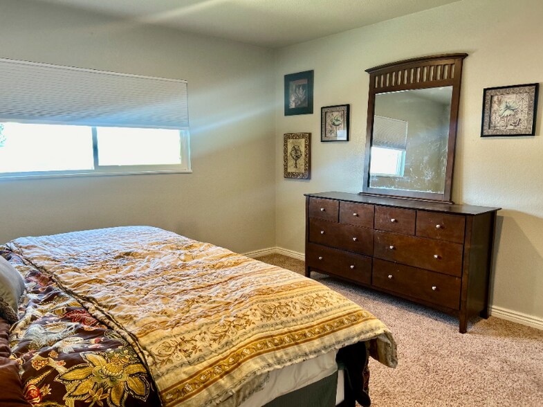 Building Photo - 3108 Moonbeam Cir S