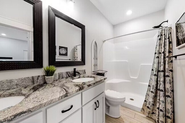 Building Photo - 3 bed 2 Bath Panama City Beach House