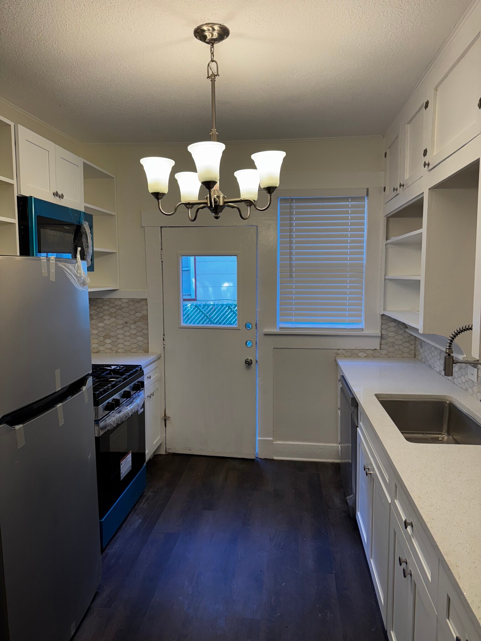 Building Photo - 111 N Winnetka Ave