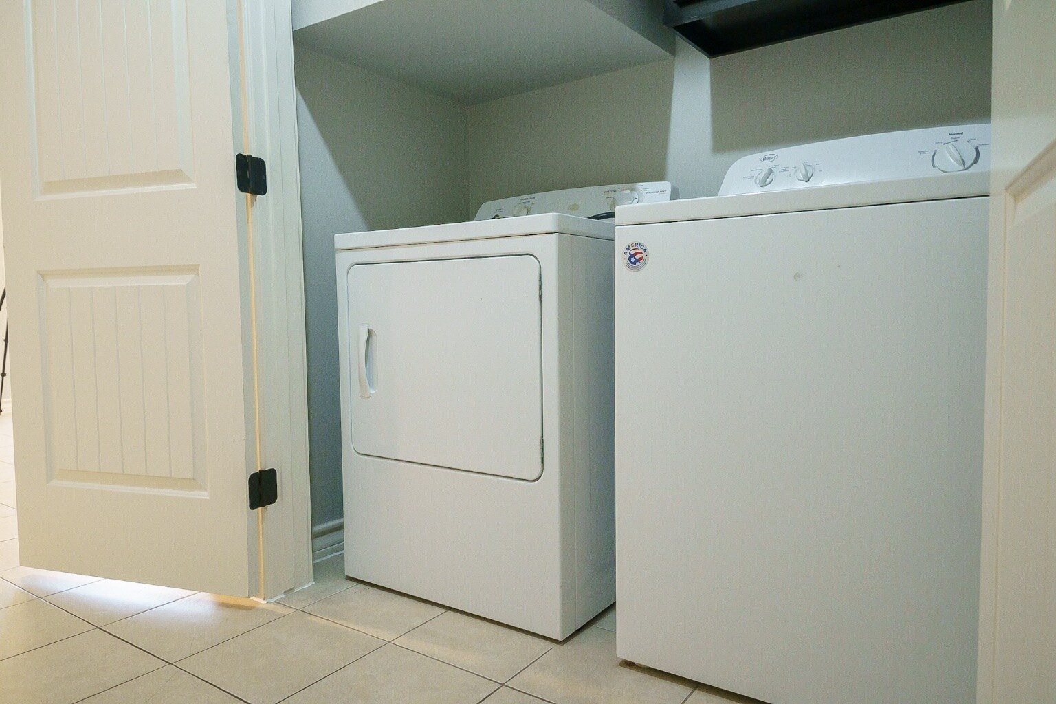 Building Photo - 406 E 3rd St