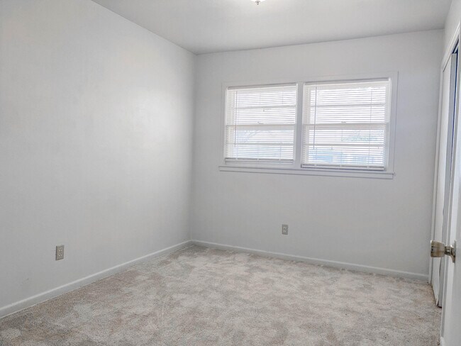 Building Photo - 4915 6th St