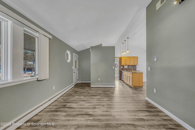 Building Photo - 301 Seymour Ave