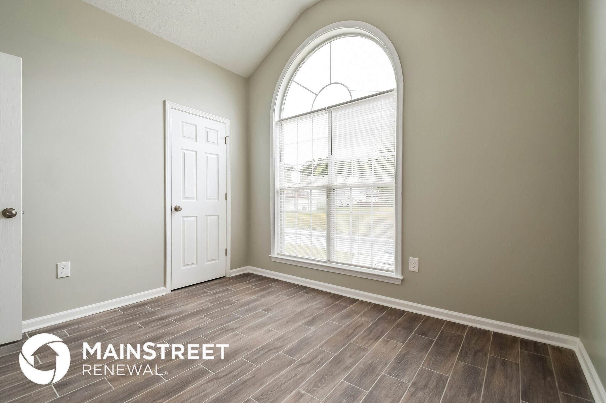 Building Photo - 9407 Rollinghills Dr