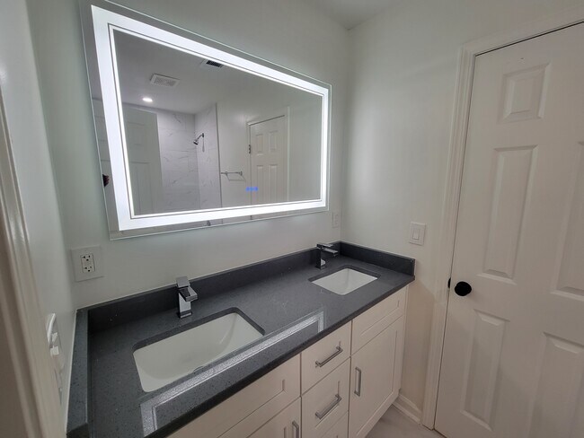 2nd Bathroom - 1131 Montreat Ave SW