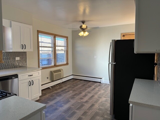 Building Photo - 5742 W Lawrence Ave