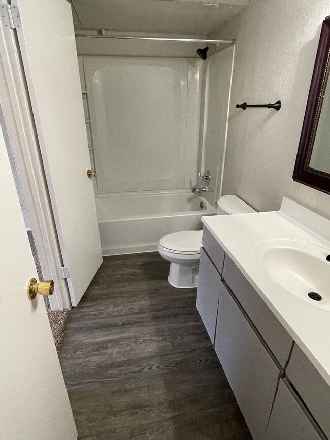 Building Photo - 3 BEDROOM 2 BATH CONDO BY UNT