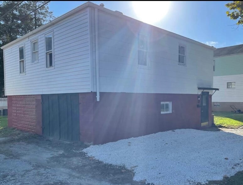 Primary Photo - 727 2nd St