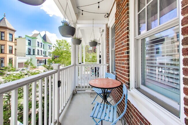 Building Photo - Charming 2bd/2.5ba LeDroit Park Home Available
