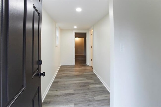 Building Photo - 184 Scott St NW