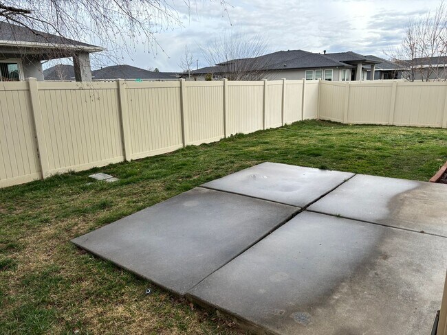 Building Photo - 4526 N Kilee Ave