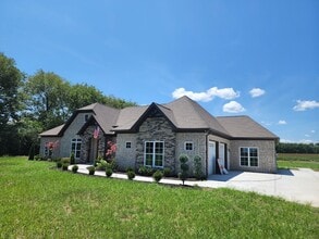 Building Photo - 935 S Cross Bridges Rd