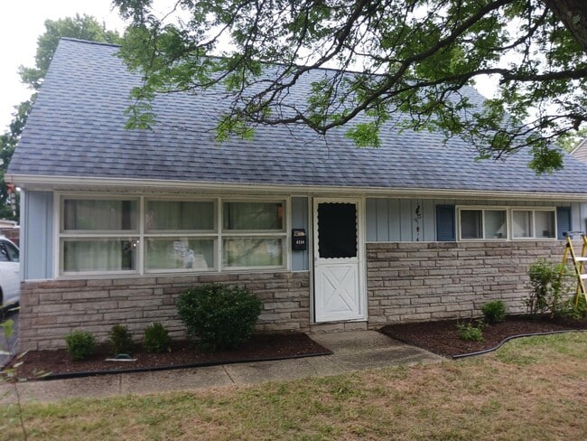 Building Photo - 4230 Woodmere Dr
